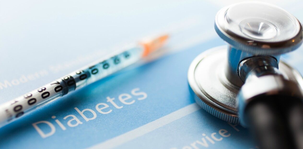 في مرض السكري ، يجب تعديل جرعة الأنسولين بناءً على كمية الكربوهيدرات المستهلكة. 